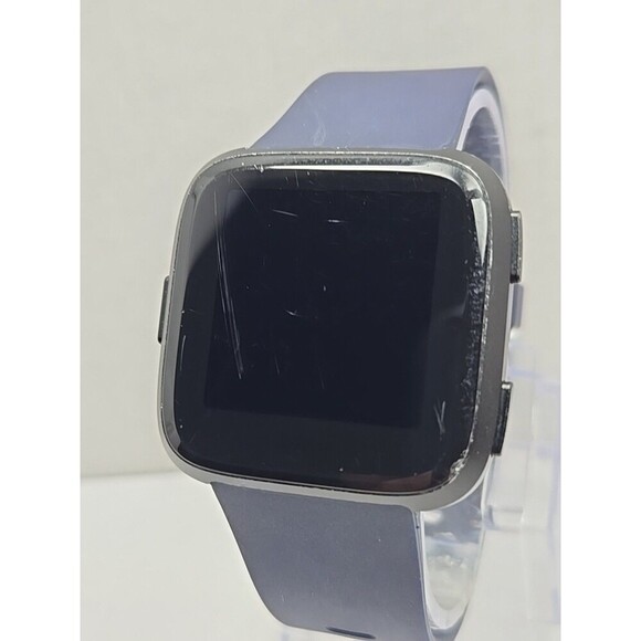 Fitbit Versa FB504 Smartwatch Fitness Heart Rate Bluetooth Extr Bands No Charger - Picture 10 of 11
